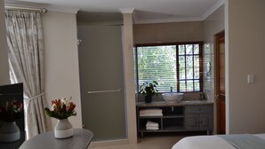 Unclassified image, 2 of 27, button - Lydall Wild (Sandton)