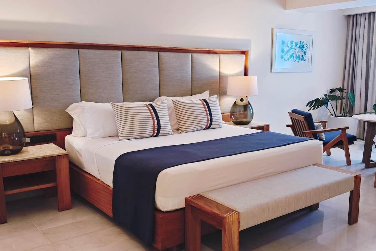 1 bedroom, in-room safe, desk, blackout drapes