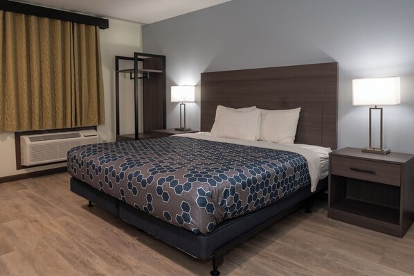 Deluxe Double Room | Down comforters, desk, laptop workspace, soundproofing