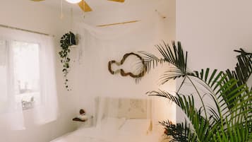 Suite, Kitchenette, Garden View | Desk, free WiFi