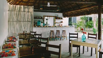 Free daily cooked-to-order breakfast