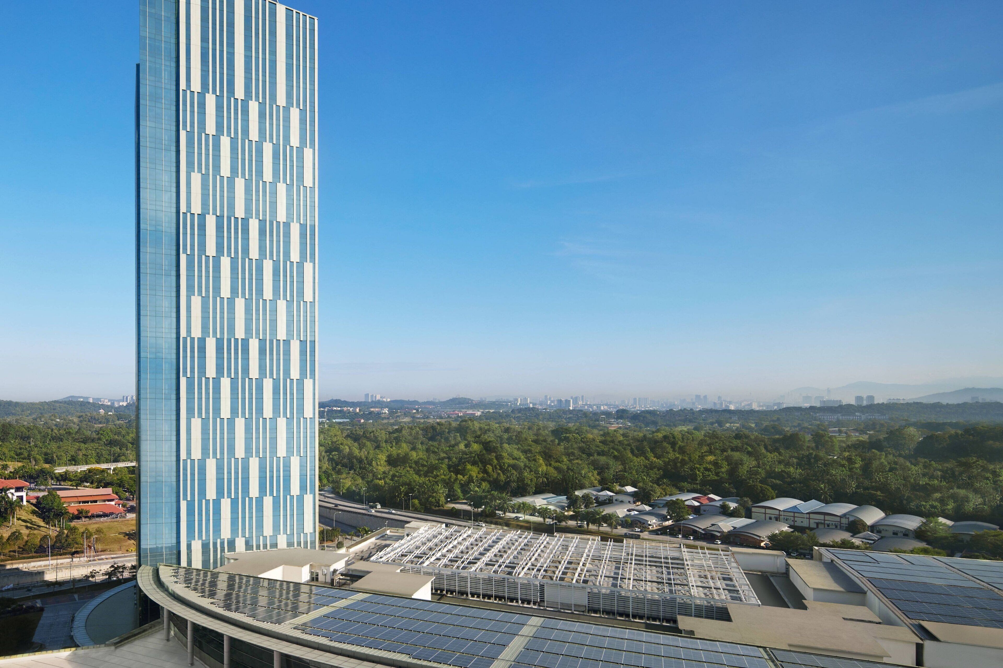 room, non smoking | in-room safe, desk, iron/ironing board, free cots/infant beds