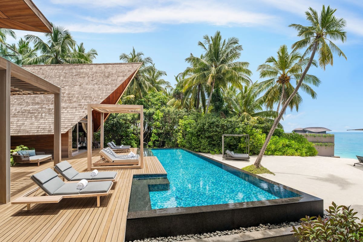 Villa, 2 Bedrooms | Cadar kapas Mesir, peralatan tempat tidur premium, gebar bulu kapas 