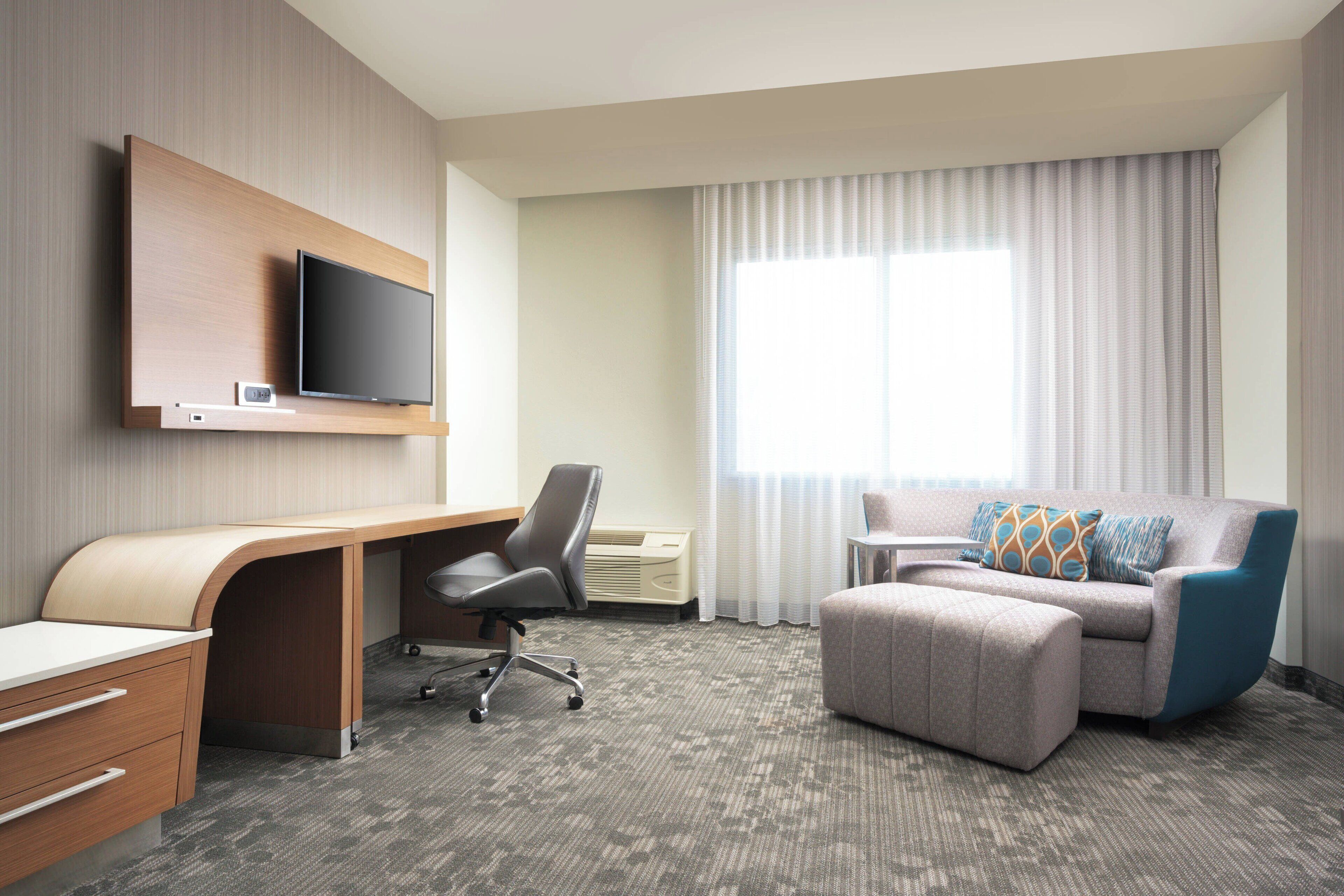 suite, 1 bedroom | pillow-top beds, in-room safe, desk, laptop workspace
