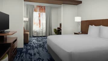 Estudio, 1 cama de matrimonio grande con sofá cama (Roll-in Shower) | Escritorio y espacio para trabajar con un portátil