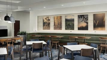 Free continental breakfast on weekdays