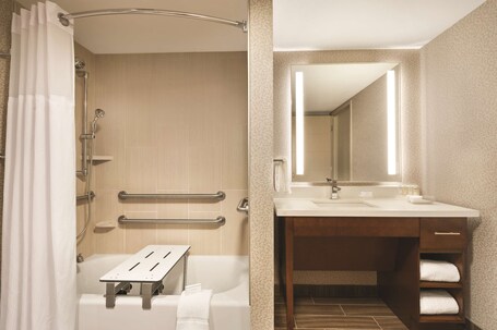 Homewood Suites by Hilton Washington DC Capitol Navy Yard - Image 9