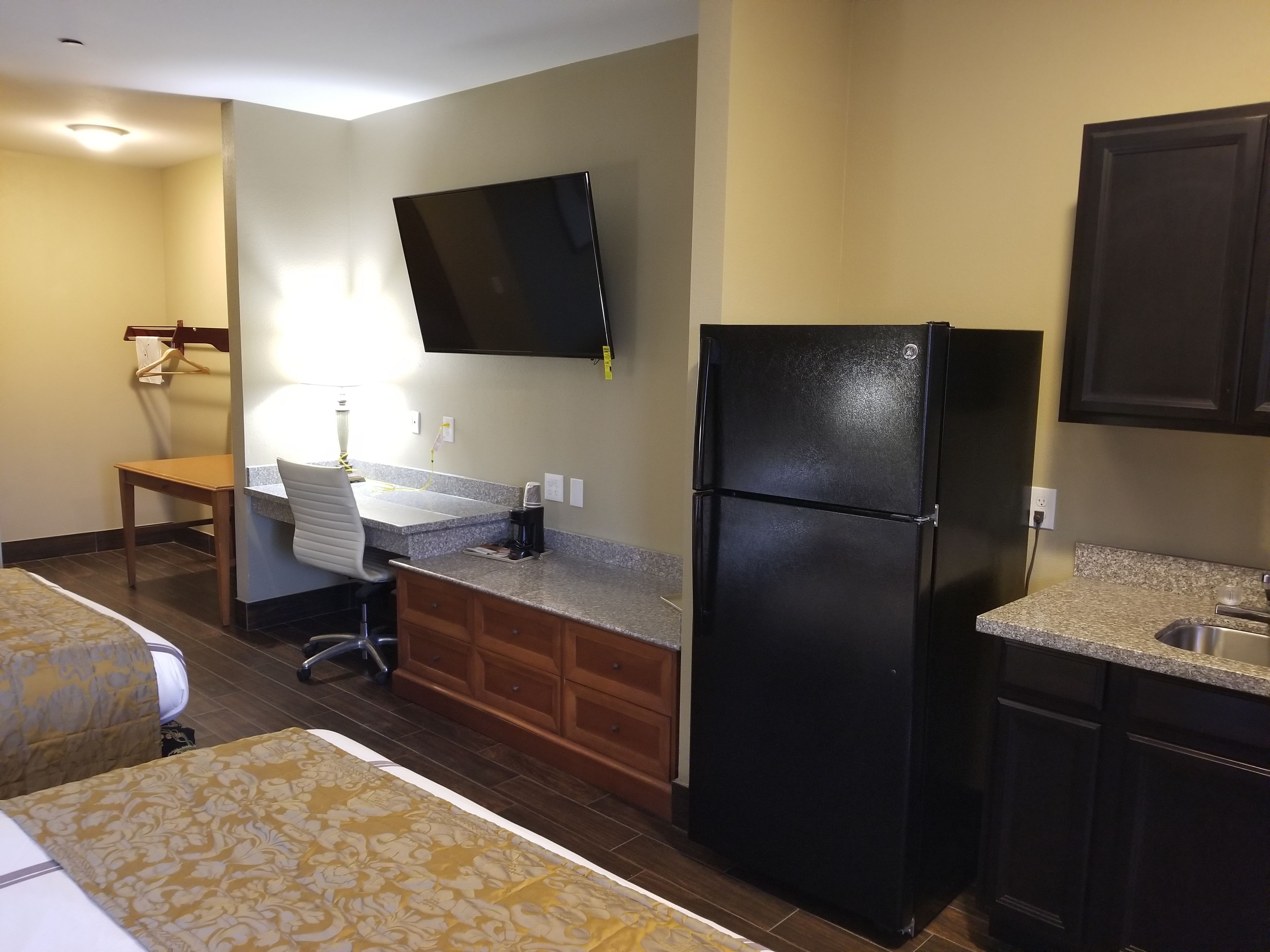 room, 2 queen beds | iron/ironing board, free wifi, bed sheets