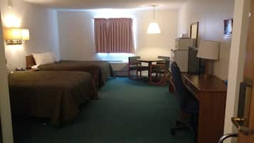 Premium bedding, desk, iron/ironing board, free WiFi