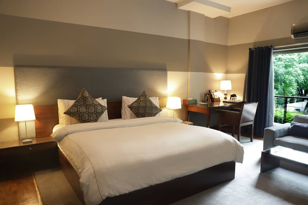 Chambre Supérieure, 1 grand lit | Minibar, coffres-forts dans les chambres, bureau