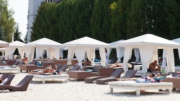 Private beach, white sand, sun-loungers, beach towels