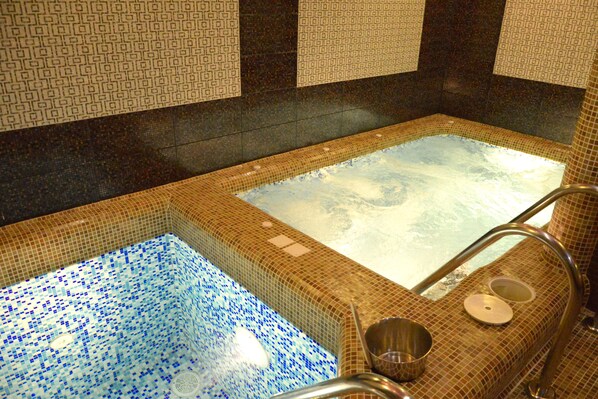 Tina de hidromasaje interior