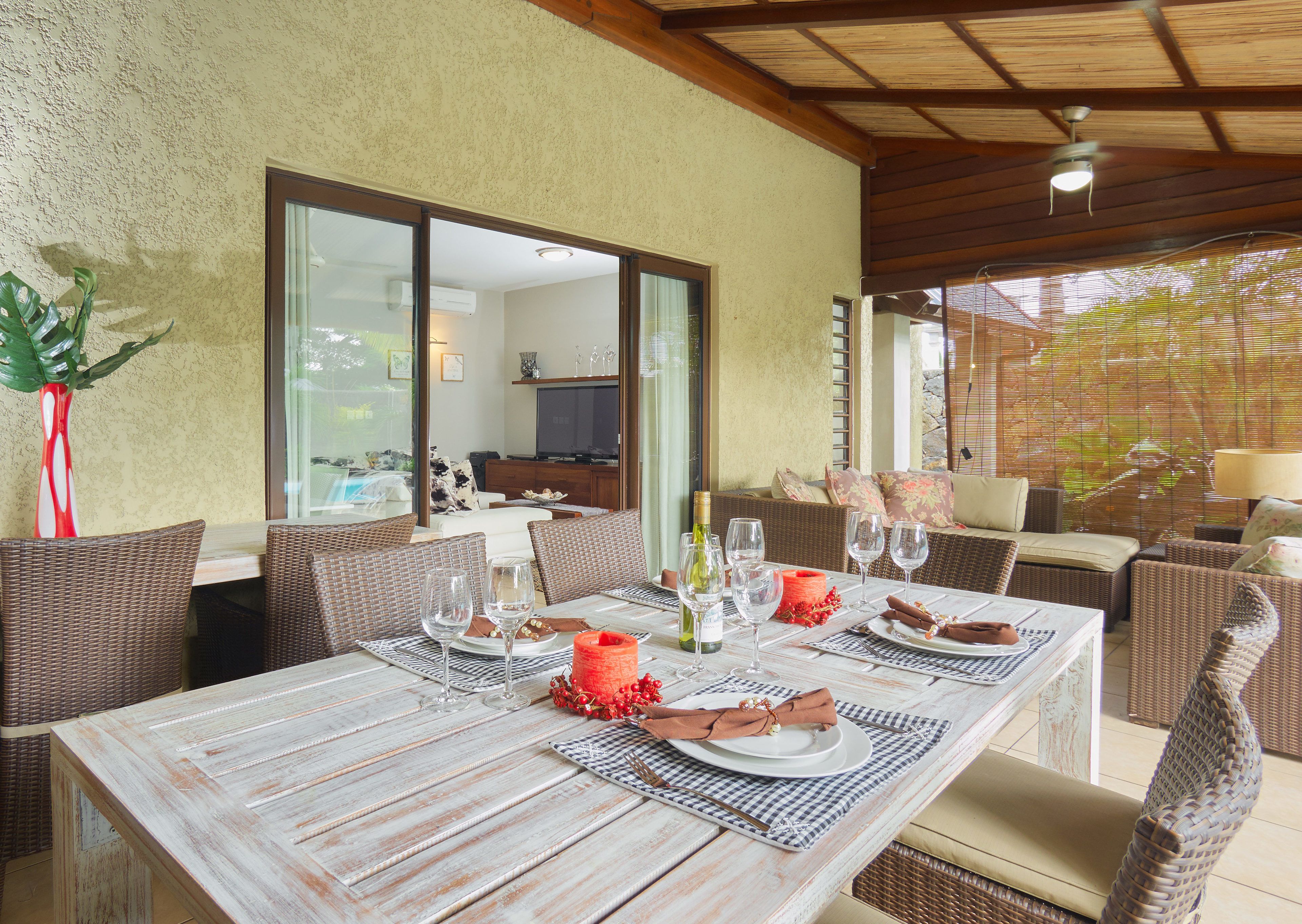 3 bedroom villa | in-room dining