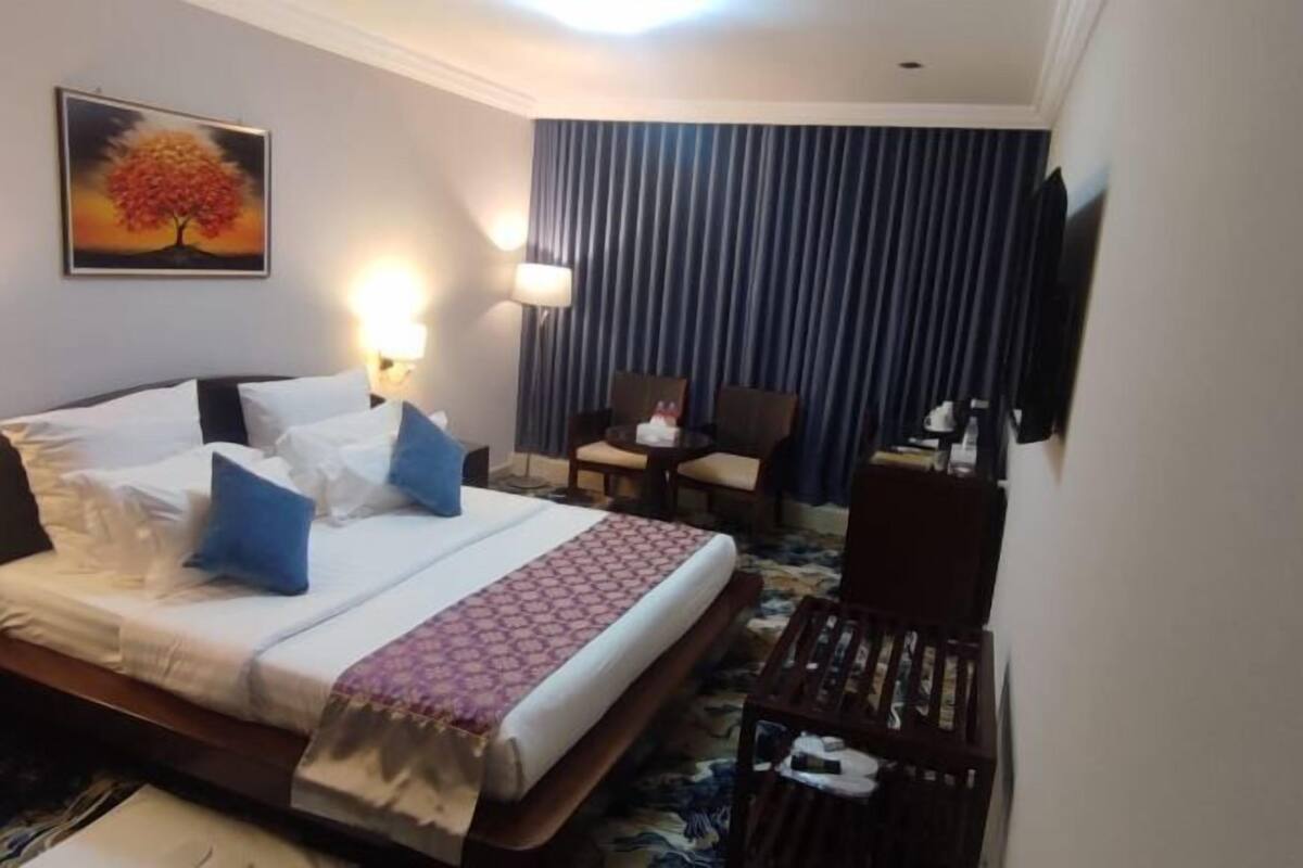 Minibar, coffre-fort, systĂšme dâinsonorisation, accĂšs au Wi-Fi (inclus)