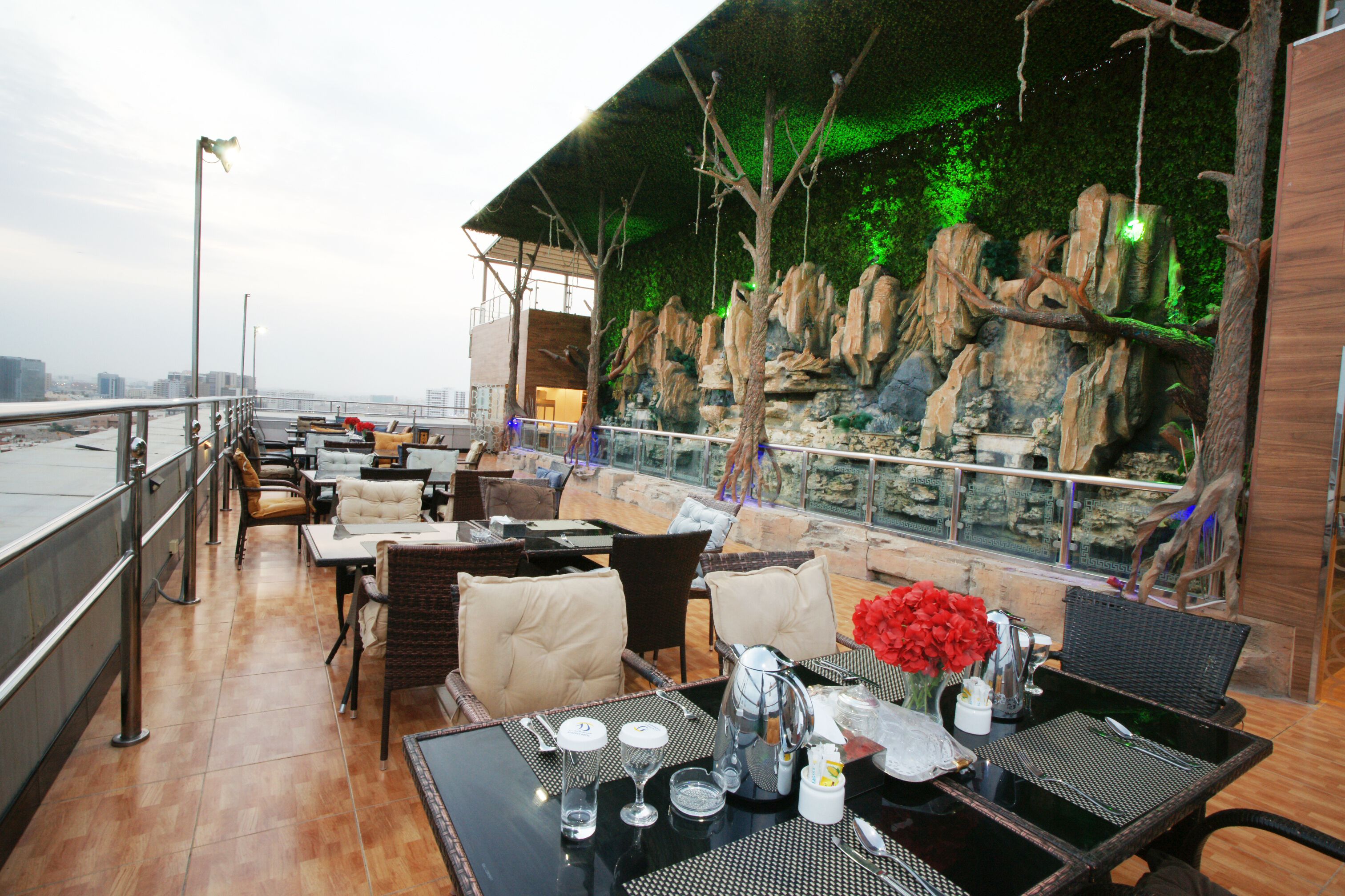 Se sirven desayunos, comidas, cenas y cocina internacional 