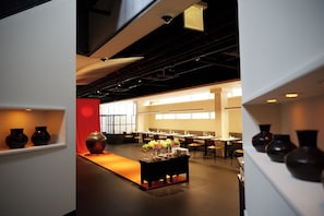 Breakfast, lunch and dinner served