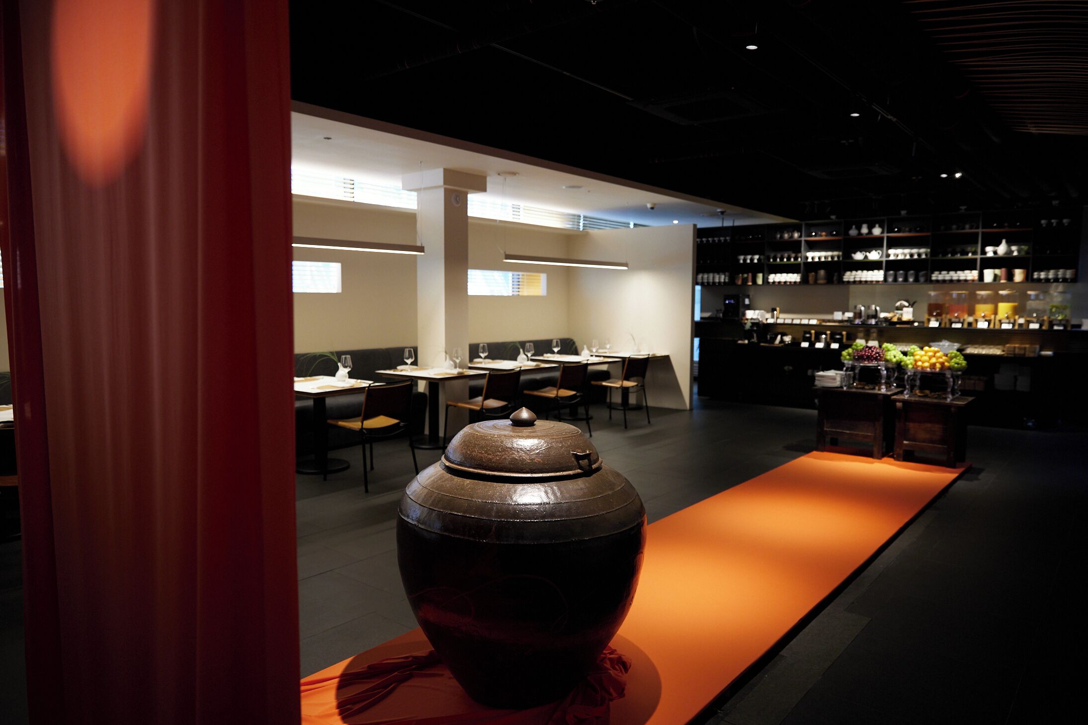 breakfast, lunch and dinner served