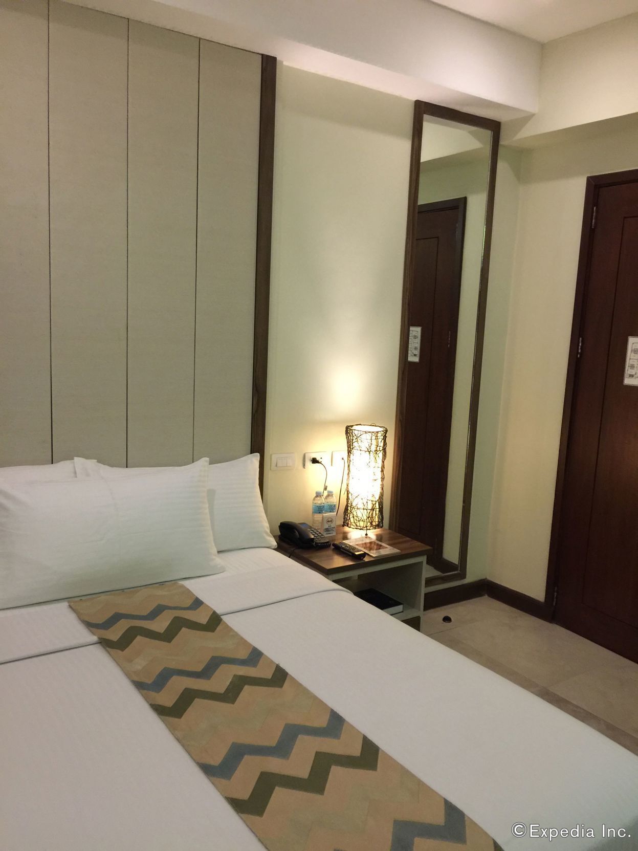 Free WiFi, bed sheets