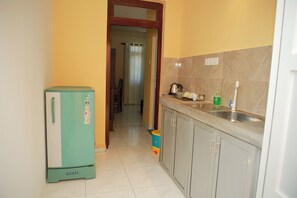 Standard Double or Twin Room (with A/C) | Meja, seterika/papan seterika, Wi-fi percuma, cadar katil 