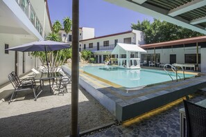 Outdoor pool - OYO 725 Richdel Resort Hotel (Lapu-Lapu)