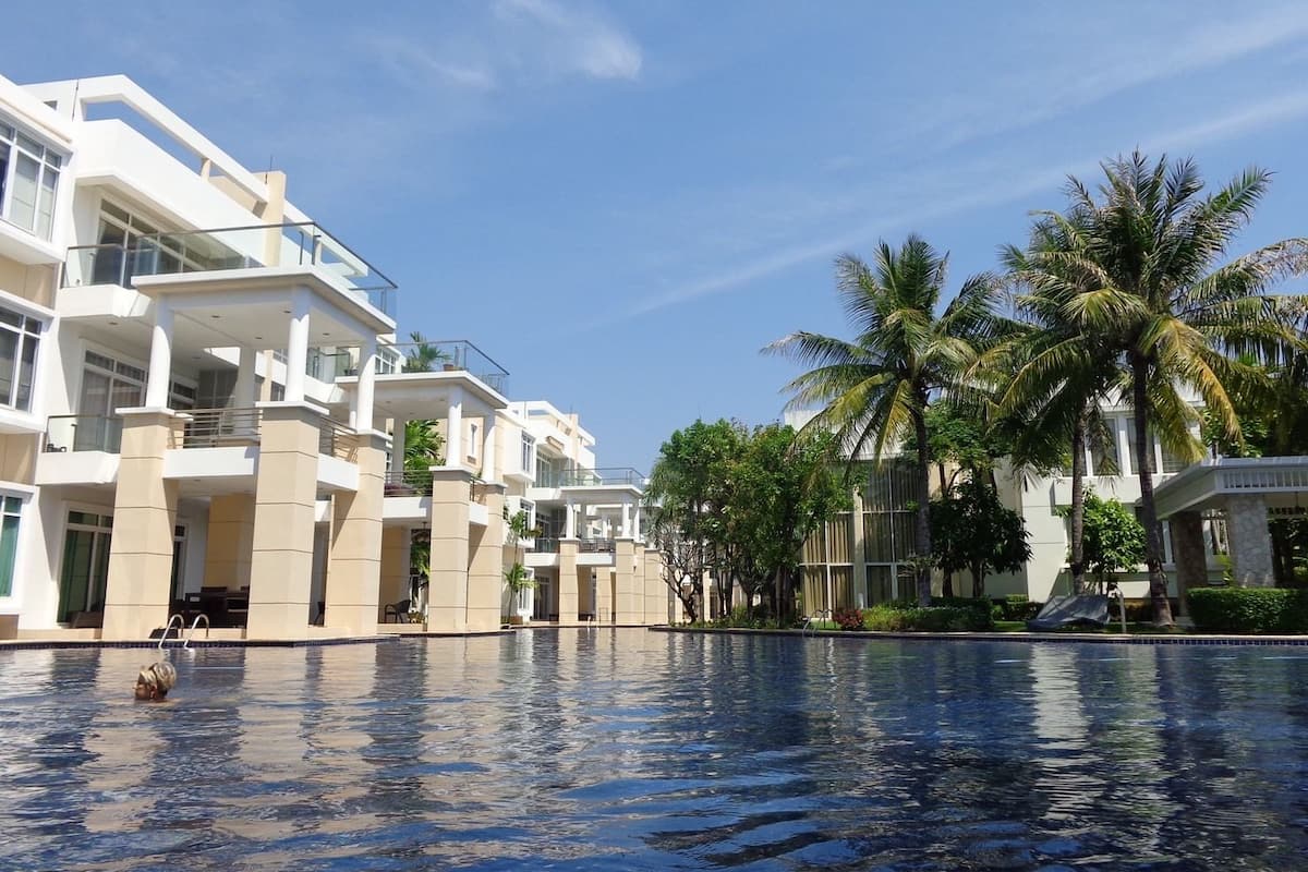 Apartamento de lujo, 2 habitaciones, vistas a la piscina, junto a la piscina | Vistas al agua