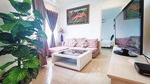 In-room safe, free WiFi, bed sheets - Queen Central Apartment Hotel (Ho Chi Minh City)