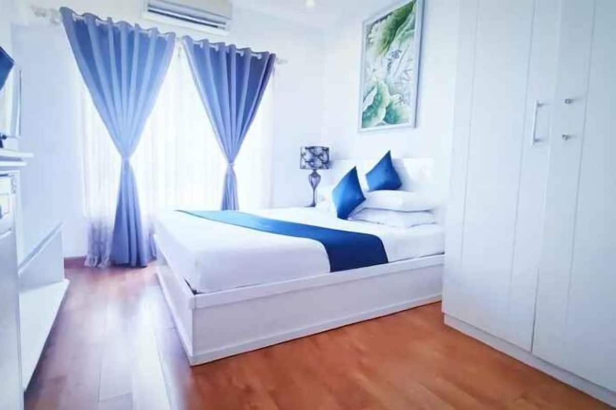 1 bedroom, in-room safe, free WiFi, bed sheets