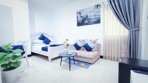 Estúdio, 1 cama de casal | Cofres nos quartos, Wi-Fi de cortesia, roupa de cama