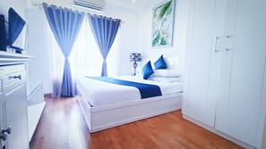 In-room safe, free WiFi, bed sheets - Queen Central Apartment Hotel (Ho Chi Minh City)