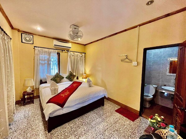 In-room safe, desk, soundproofing - Nocknoy Lanexang Guesthouse (Luang Prabang)