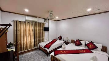 Standard Triple Room | In-room safe, desk, soundproofing