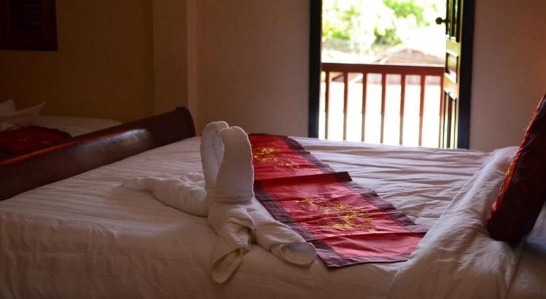 Brankas, meja kerja, dan kedap suara