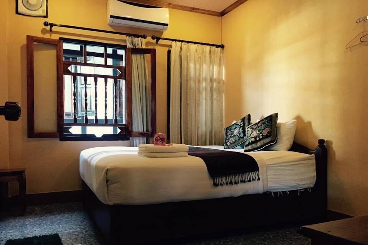 Standard Single Room | Peti besi dalam bilik, meja, kalis bunyi 