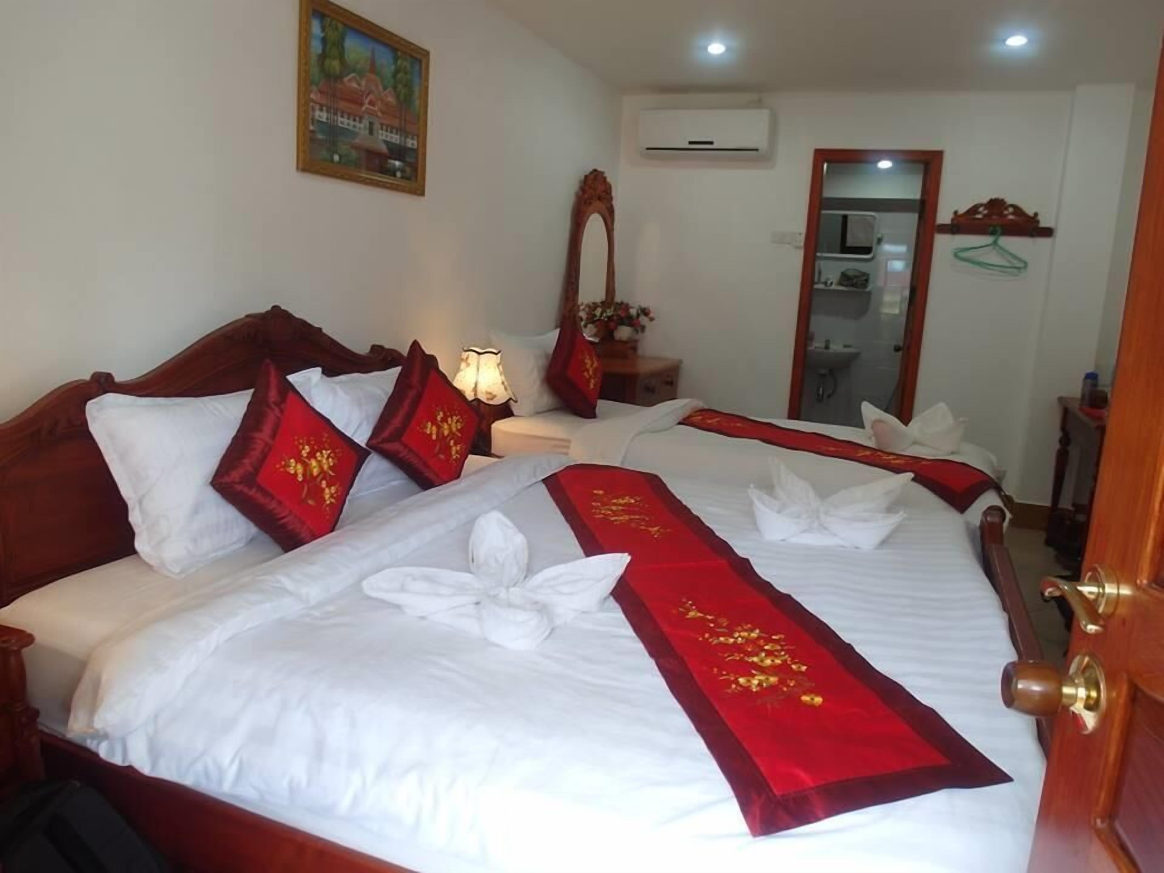 Brankas, meja kerja, dan kedap suara