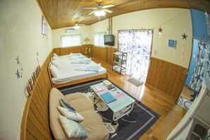 Western Style Room | Desk, free WiFi