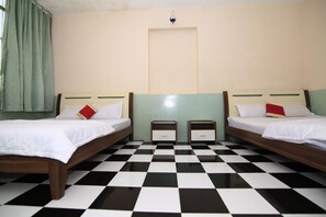 Standard Room (4 guests) | Desk, soundproofing, free WiFi, bed sheets - Sao Mai Hotel (Ho Chi Minh City)