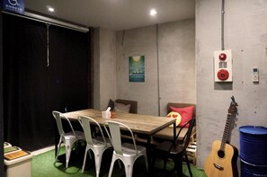 Restaurant - DONGMEN 3 Capsule Inn - Hostel (Taipei)