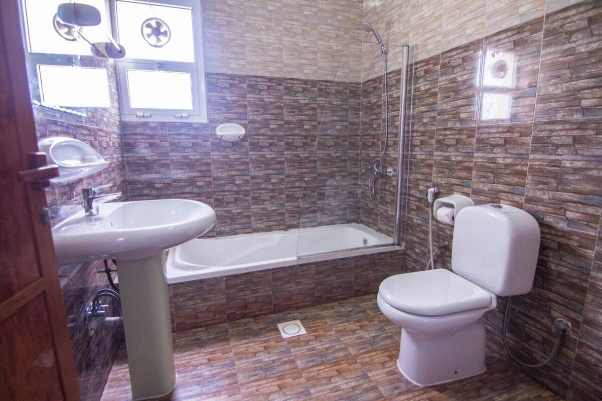 Amenidades de baño gratuitas y toallas