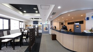 Lobby - Toyotetsu Terminal Hotel (Toyohashi)