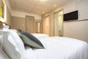 Standard Double Room, 1 Queen Bed | In-room safe, desk, iron/ironing board, free WiFi - The Park Lodge Hotel (Pretoria)