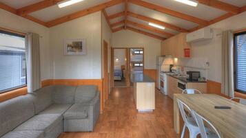 Family Cabin | Living area