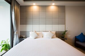Grand Deluxe Sea View | 미니바, 객실 내 금고, 책상, 암막 커튼