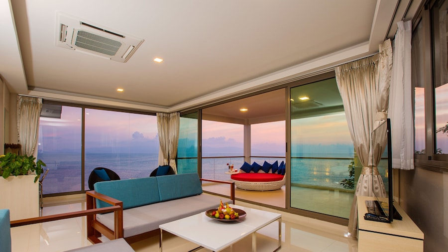 Sunset Beach Club Hotel & Spa