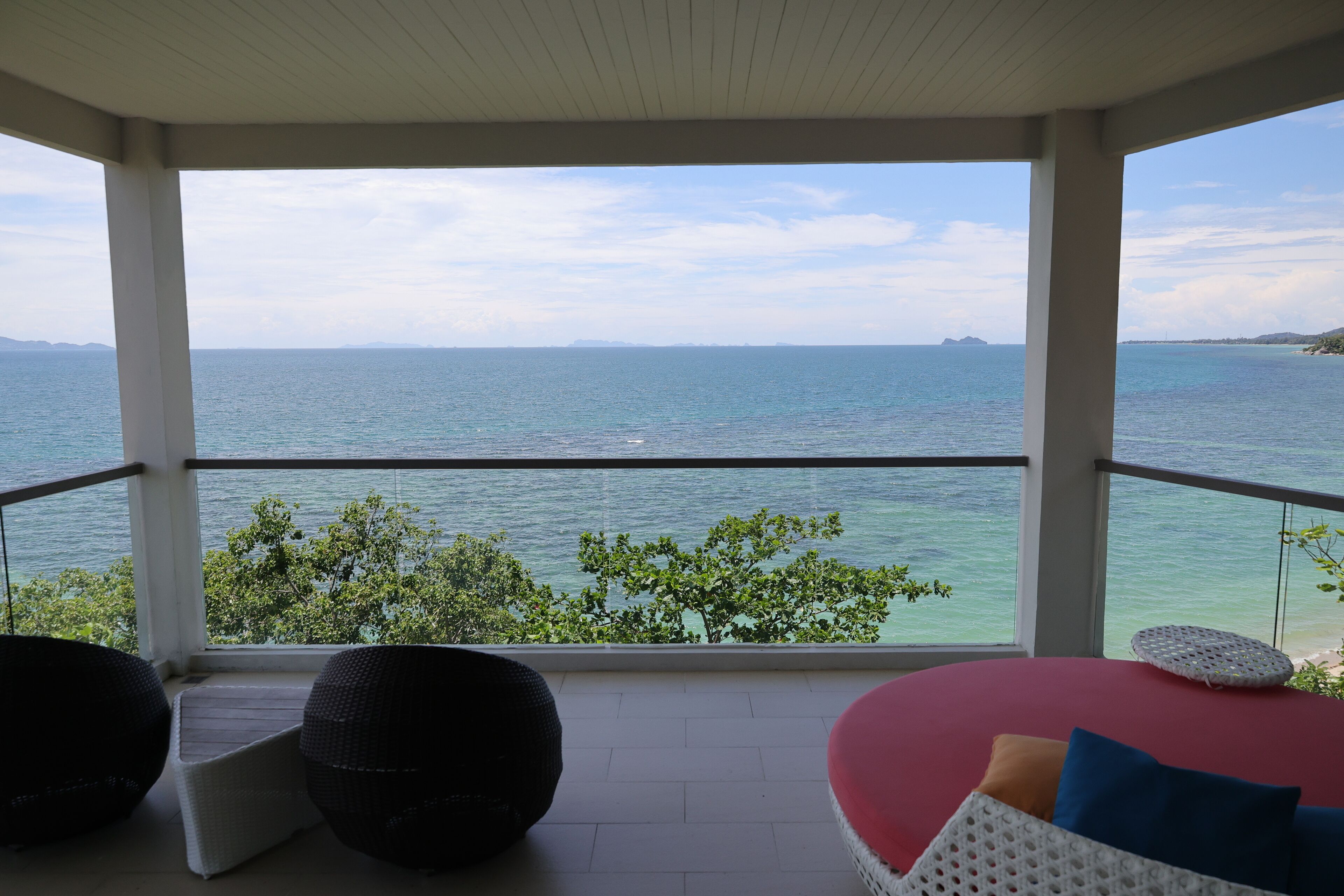 ห้องรอยัลสตูดิโอสวีท | มินิบาร์, ตู้นิรภัยในห้องพัก, โต๊ะทำงาน, ผ้าม่านกันแสง