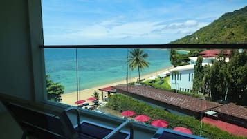 Grand Deluxe Sea View | Minibar, in-room safe, desk, blackout curtains