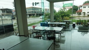 Lunsj og middag serveres