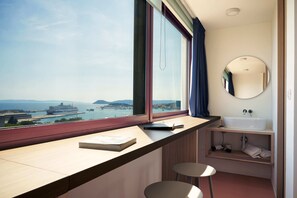 Room amenity - Up There (Split)