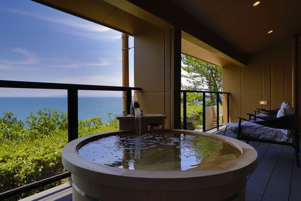 Deluxe Suite, 1 Bedroom, 2 Bathrooms, Ocean View | Beach/ocean view