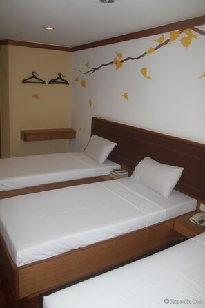 Family Room | Desk, soundproofing, free WiFi, bed sheets - Park Bed and Breakfast Hotel Pasay (Pasay)
