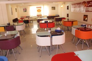 Breakfast, lunch and dinner served - Sedrah Hotel (Irbid)